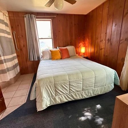 One Bedroom Cottage On The Beach Oscoda エクステリア 写真