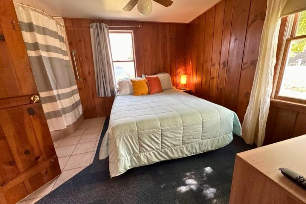 One Bedroom Cottage On The Beach Oscoda エクステリア 写真